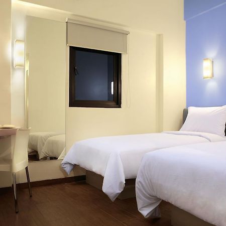 Amaris Hotel Sunset Road - Bali Кута Экстерьер фото
