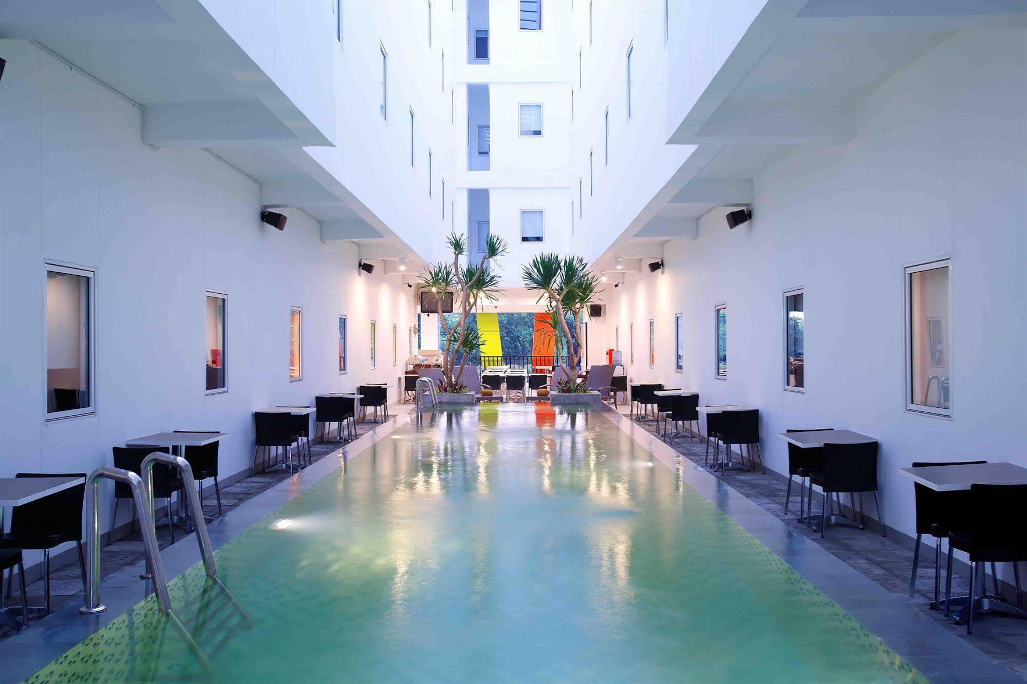 Amaris Hotel Sunset Road - Bali Кута Экстерьер фото